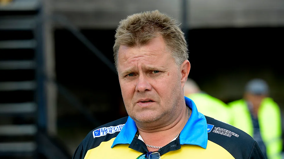 Västervik Speedways sportchef och lagledare Morgan Andersson får inte leda sitt lag i Kumla på tisdagskvällen.