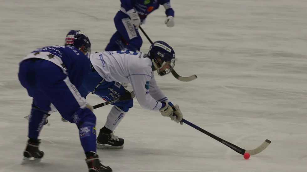 Albin Rohlén gjorde en strålande comeback och tilldelas två poäng i MVT:s betygsliga. IFK Motala var bra i Lidköping.
