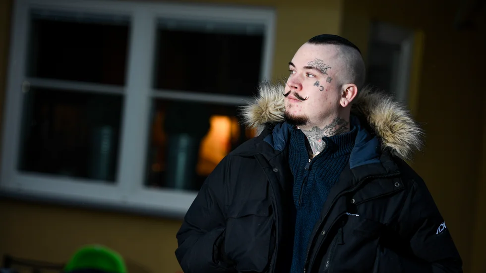 Youtubern Alexander Rask från Trosa hade 150 000 prenumeranter på sin youtubekanal då han la ut kränkande uppgifter om flera personer. Han döms nu för grovt förtal. 