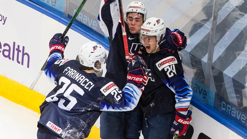 USA jublade efter 7–0 mot Tjeckien vid JVM i Kanada.