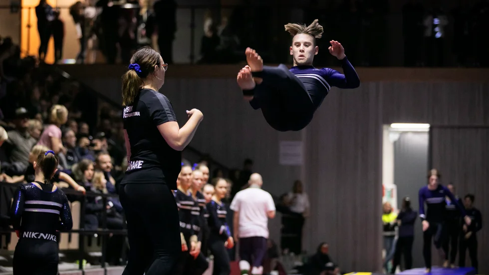 Många vill börja med gymnastik, men förutsättningarna för att öka träningsgrupperna saknas och i dag står drygt 400 barn- och ungdomar i kö till Visbygymnasterna.