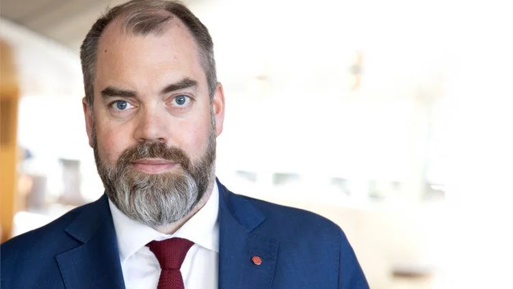 Fredrik Lundh Sammeli sitter i riksdagen för Socialdemokraterna.