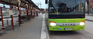 Resenärer struntar i munskydd – busschaufför kritisk: "Har ingenting att säga till om"