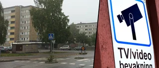 Polisen sätter upp bevakningskameror efter bilbränder och våldsbrott