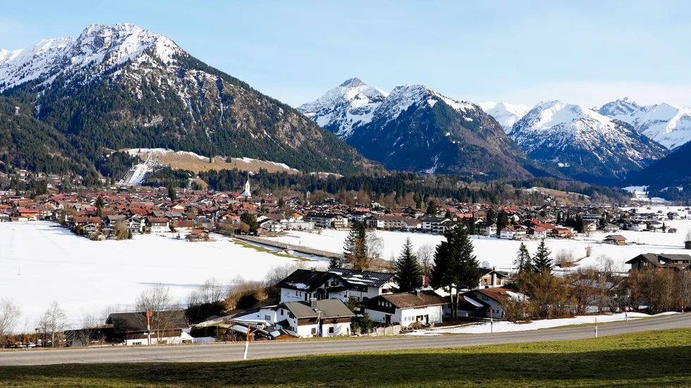 FIS kan flytta tävlingar efter att vårvädret dragit in över Oberstdorf. Arkivbild.