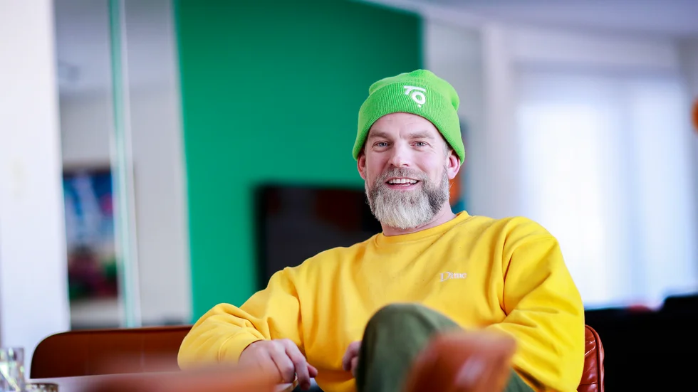 Ulf Mikael Lindgren, Ulf efter pappan som många känner igen från surströmmingsammanhang i Kallax. "Jag bor i Luleå och vill alltid bo i Luleå, men framöver lite mer på deltid", berättar Mikael som tjänar storkovan inom fastighetsbranschen och blev ekonomiskt oberoende runt 2017.