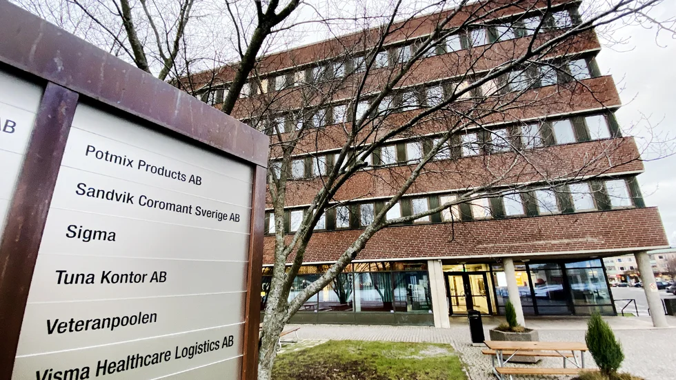 Flera kontor i företagshuset på Munktellstorget i Eskilstuna har enligt polisen utsatts för inbrott.