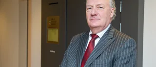 De båda männen skyller på varandra