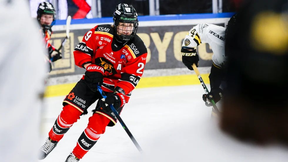 Emma Nordin, Luleå Hockey/MSSK, vill att finalserien ska avgöras som det var tänkt från början, i bäst av fem matcher.