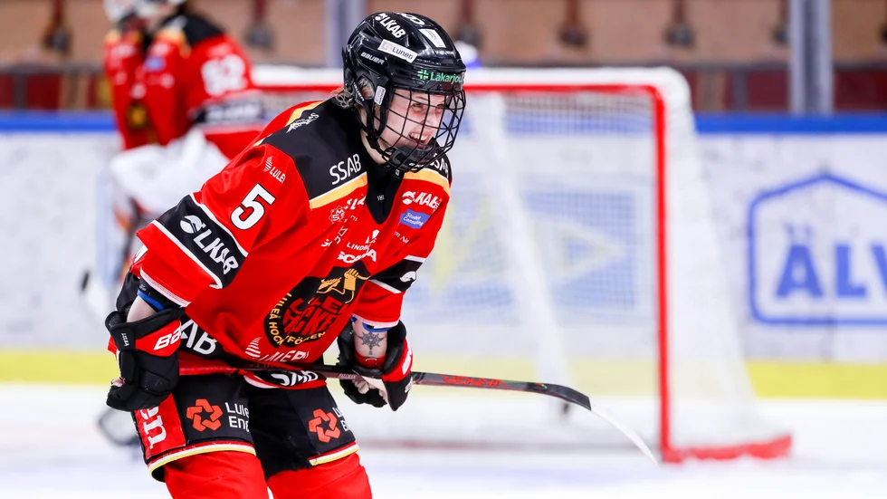 Johanna Fällman är en av tre uttagna spelare till Damkronornas läger. 
