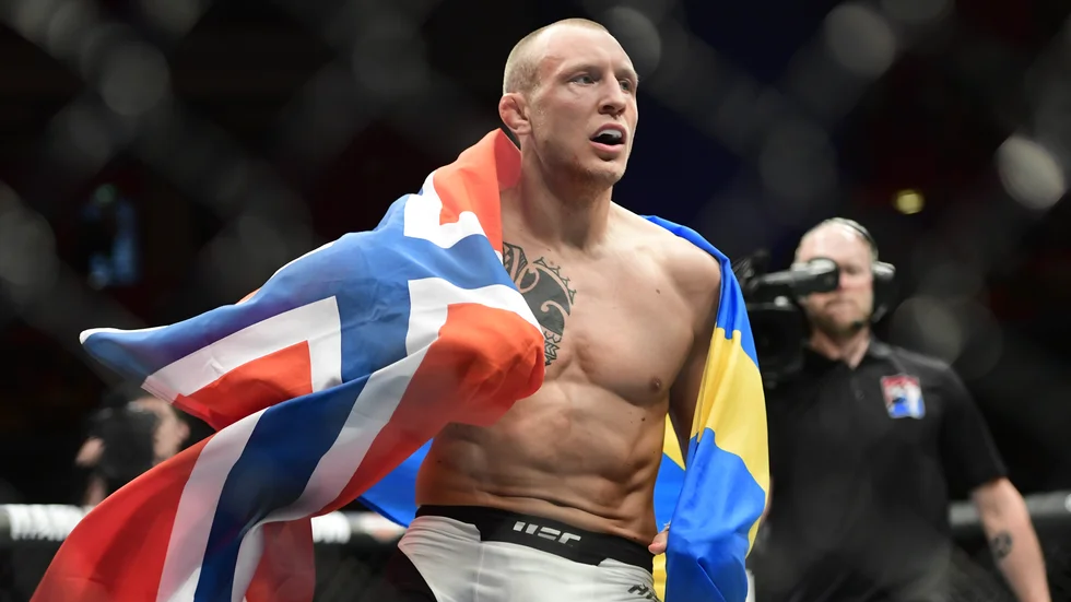 Sveriges Jack Hermansson får vänta på sin stormatch eftersom hans motståndare är skadad. Arkivbild.