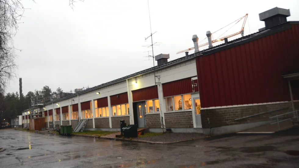 F-huset ska byggas om. Politikerna är oeniga om hur mycket verksamhet som ryms i byggnaden.