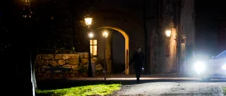 Se mörkret sänka sig över Nyköping
