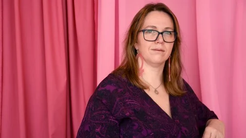 Läraren Linda-Marie Gabrielsson tilldelas Bodens kommuns jämställdhetspris.