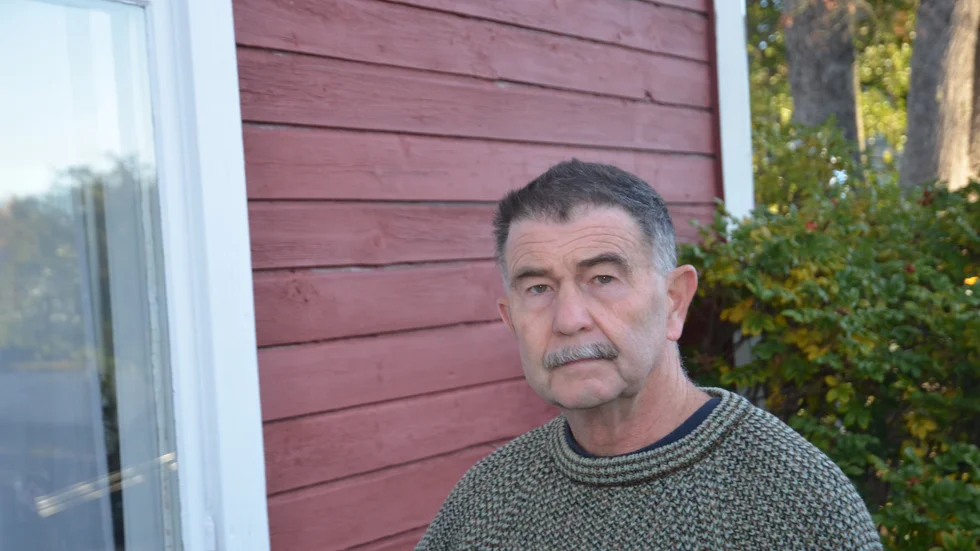 Barry Lewis säger att det känns som trakasserier.