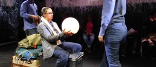 Hans Rosling gestaltas i teaterföreställning