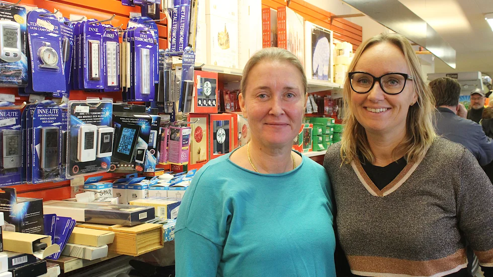 Garanterat 40 000 kanske så många som 50 000 artiklar finns i Nya Järnboden, som Lina och Sara Fransson nu avvecklar i brist på efterträdare. "Klart det känns tråkigt och vi uppfattar på kunderna att det känns sorgligt för många".