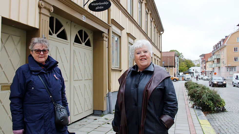 Christina Ekman-Bäck och Berit Lindström i Westerlundssällskapets kafégrupp hoppas att de kan öppna gården för besökare igen till påsken 2021. Nyss har man beslutat ställa in även 1:a adventskaféet.