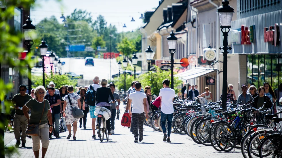 Nyköping har ett utbud med såväl större kedjor som mindre enskilda butiker.