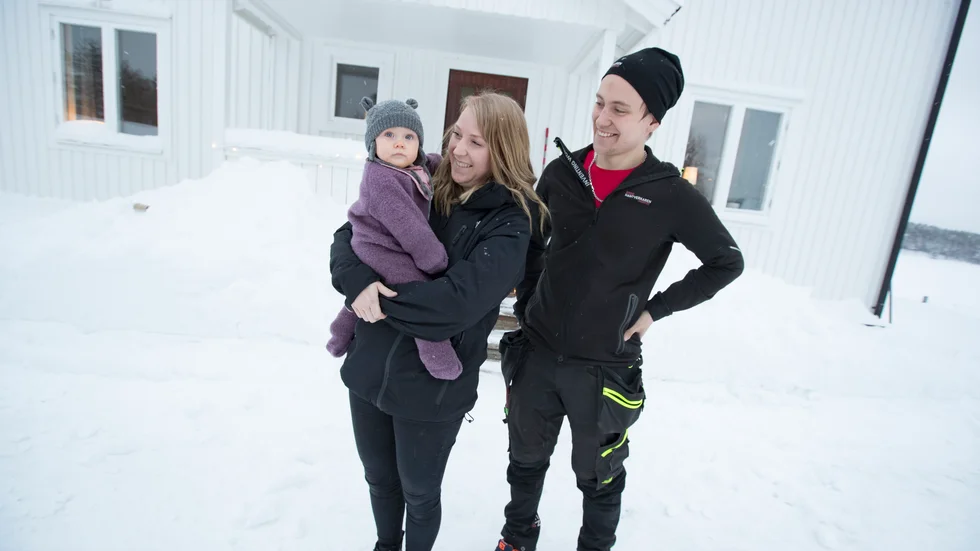Cirka ett år efter att Kalle Nurminen och Emma Isaksson hade köpt hus i Ängesträsk följde Kalles syster Kajsa Nurminen och hennes sambo Alexander Sundqvist i deras fotspår.
