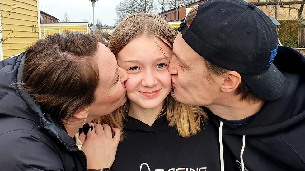 "Det går inte att sätta ord på den tacksamhet vi känner för forskningen och alla skickliga människor inom vården, säger Caroline och Nicke Gustafsson, mamma och pappa till Liah.