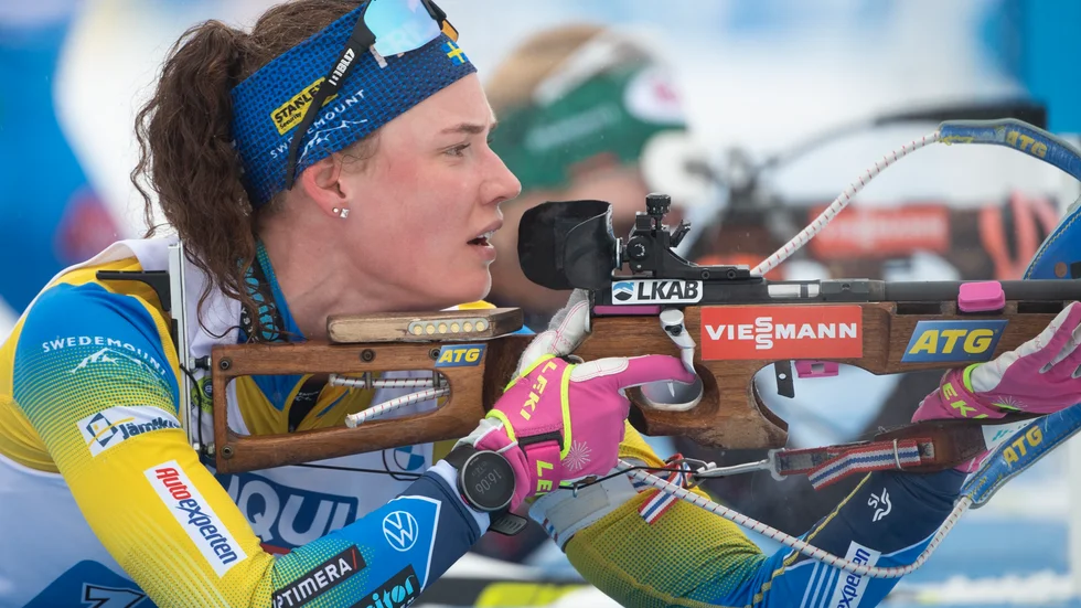 Hanna Öberg trivs bra på skjutvallen.