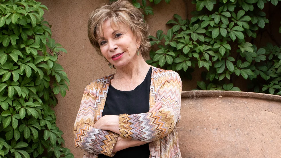 "Långt bortom havet" av Isabel Allende ges ut på Norstedts förlag. 