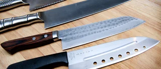 Man gick runt med knivar på stan