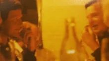 Olof Palme till höger och Henric Borgström till vänster dricker INTE rosévin i Almedalen 1984. Inte andra somrar heller.