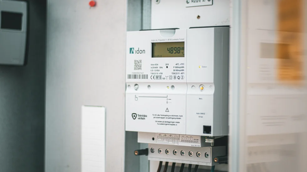 "Vi hade världens bästa elkraftssystem –  innan "energiexperterna" släpptes in", skriver signaturen Conny.