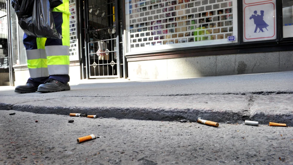 Cigarettfilter är det allra vanligaste plastskräpet globalt, skriver Niclas Malmberg, Agneta Alderstig, Hans Gilljam, Björn Sundin, Ywonne Wiklund, Lena Sjöberg, Mona Wahlgren, Göran Boëthius och Margaretha Haglund.