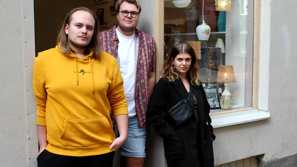 Edvin Bergsland, Viktor Nordström och Malin Andersson ser fram emot fredagens konsert som de kommer att hålla i skyltfönstret hos Willes el.