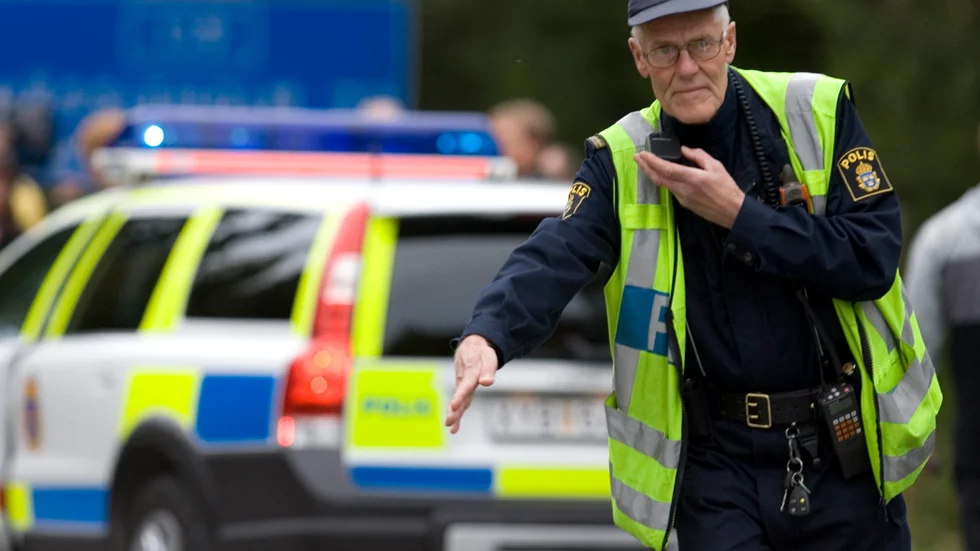 Polisen ska kunna upprätta särskilda visitationszoner, där de under begränsad tid kan söka efter illegala vapen på personer och i bilar. 