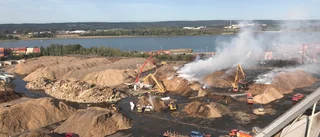 De fortsätter kämpa mot den stora branden
