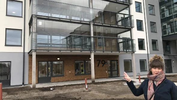 I slutet på mars var det nya äldreboendet Koggen i Nyköping i princip klart. Mot den bakgrunden känns förslaget att minska antalet platser på äldre- och demensboenden märkligt, anser Sofia Amloh (S), ordförande i vård- och omsorgsnämnden.
