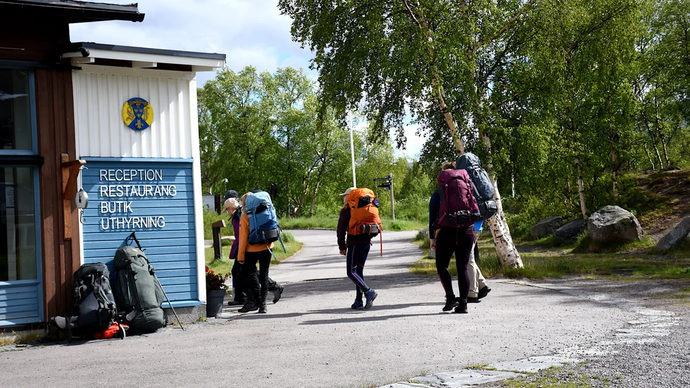 En hel del vandrare har hittat till Abisko i sommar, trots den rådande coronapandemin. Många fjällvandrar för första gången. 