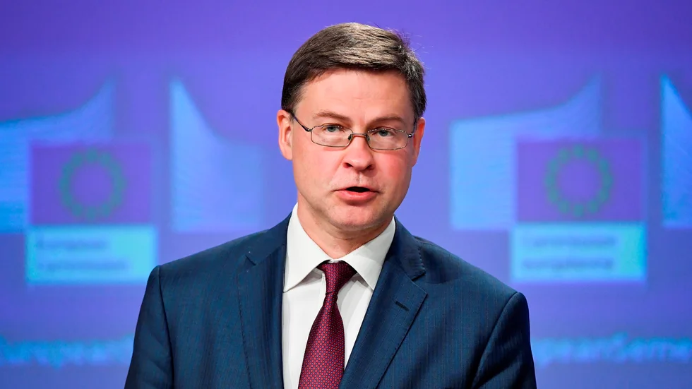 EU-kommissionären Valdis Dombrovskis spår om en dyster tid för ekonomin. Arkivfoto.