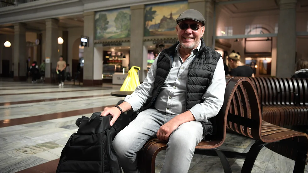 – Det har varit korsande budskap hela tiden, det är inte lätt. De verkar till och med vara lite oense på Folkhälsomyndigheten, säger Lennart Karlsson, 70 år, Västerås,