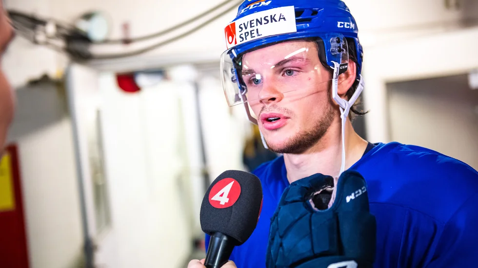 Malte Strömwall valde att nobba anbud från NHL och har istället bestämtsig för att förlänga med Sotji i KHL.