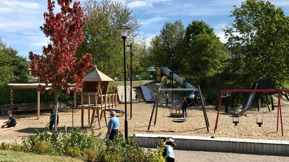 Lekparken i Sveaparken invigdes 2018. Nu föreslås ytterligare tre liknande stora stadsdelsparker i Katrineholm.