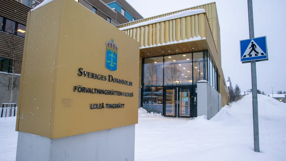 En 27-årig man häktades på tisdagen misstänkt för grovt vapenbrott.