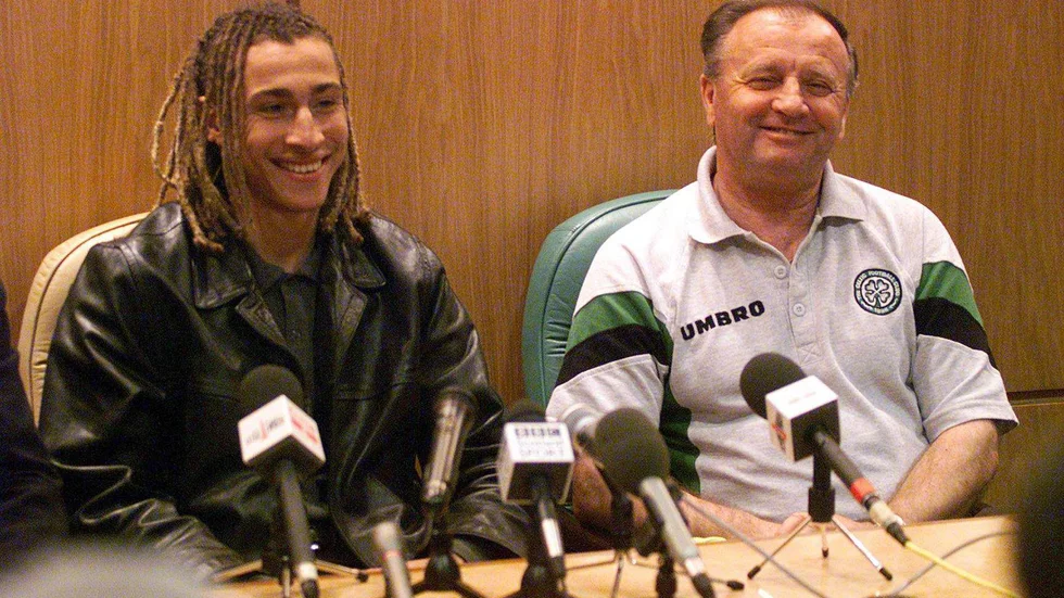 Henrik Larsson och Jozef Venglos på en presskonferens 1999.