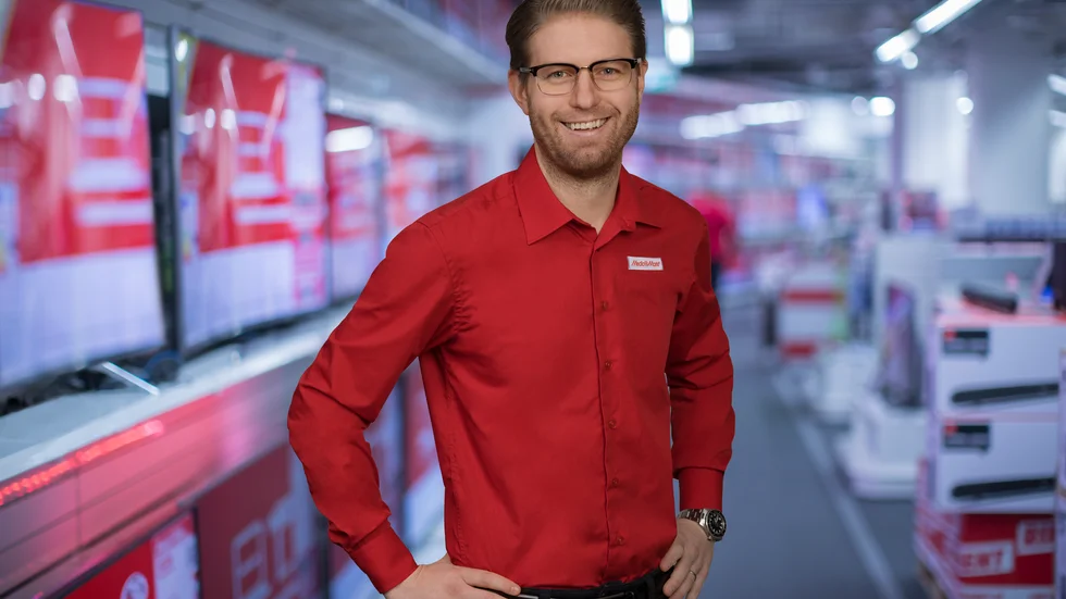 "Det har hänt att samma personer har stulit hos oss, men det har inte varit möjligt att avvisa dem", säger Andreas Danieli, butikschef på MediaMarkt i Uppsala.                                        