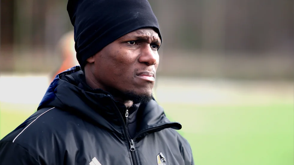 Robert Mambo Mumba är ny tränare i IFK Visby. Han tar formellt över laget i januari.