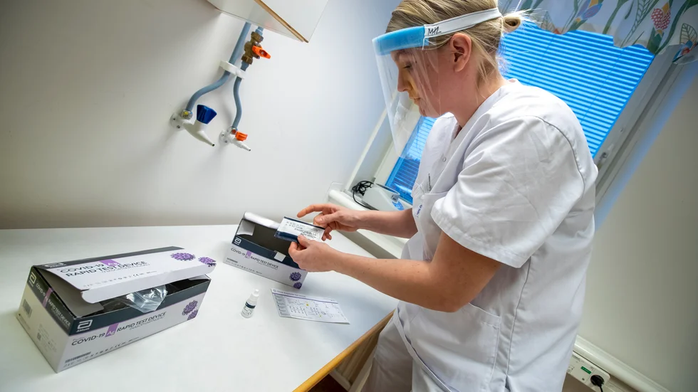Maria Hennersson Zemrén arbetar som undersköterska på laboratoriet och var en av de som var med och tog fram utbildningsmaterialet för snabbtesterna i Norrbotten.