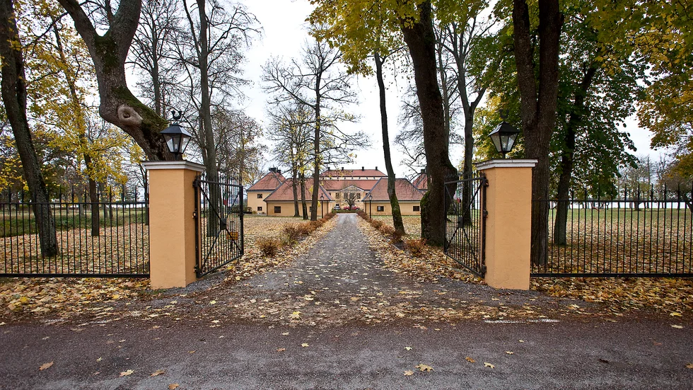 Gimmerstas nya ägare flyttar från en 228 kvadratmeter stor villa till Gimmerstas huvudbyggnad på 1100 kvadrat.