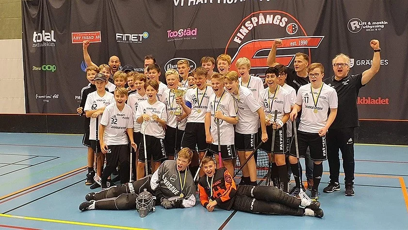 Linköping IBK pojkar 07 hade tre lag med i helgens DM och lagen placerade sig etta, tvåa och trea. P07:77 svart vann finalen med 3-2.