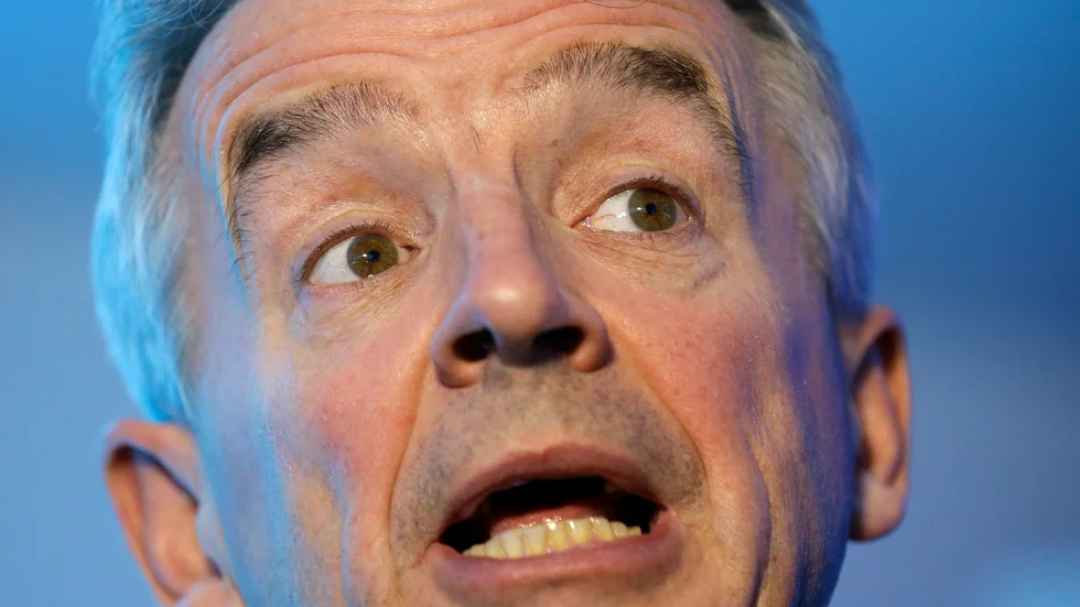 Ryanair, med vd Michael O'Leary, skär ned vintertrafiken efter nya reserestriktioner i europeiska länder. Arkivbild