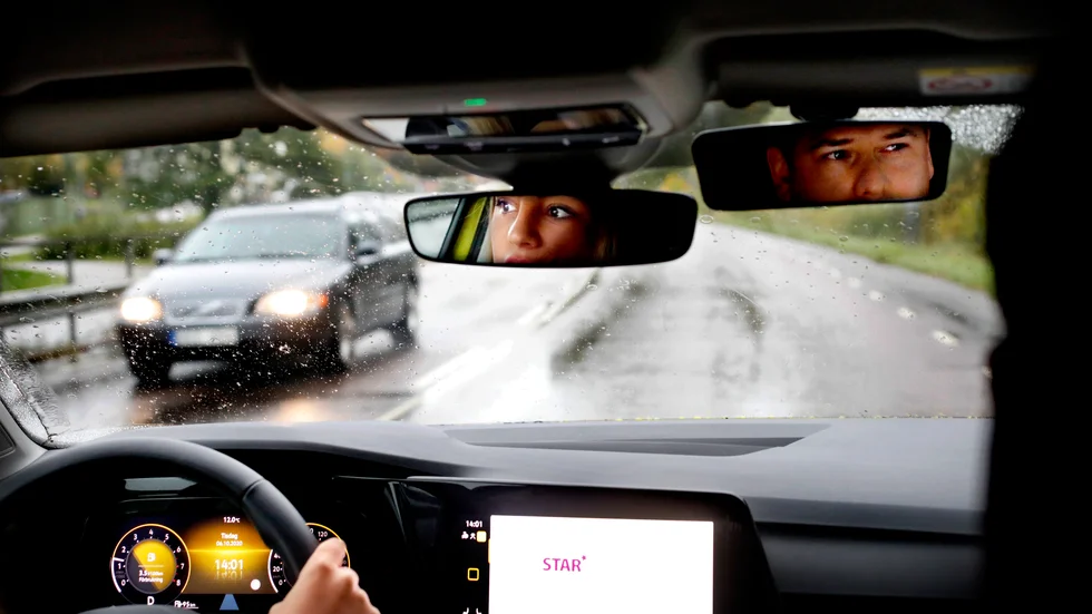 Hittills i år har cirka 125 fuskare upptäckts. "Kan handla om illegala trafikskolor och att man betalar för fusket på provet, men också för övningskörning och att få en tid för uppkörning."