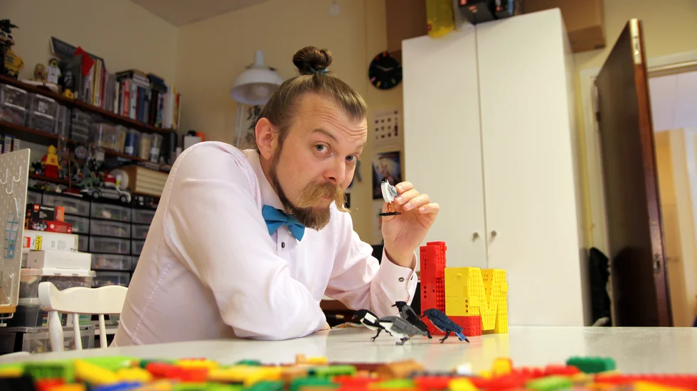 Stefan Eriksson, född och uppväxt i Stallarholmen och Strängnäs, är en av deltagarna i TV4:s nya satsning Lego masters som sänds i höst.